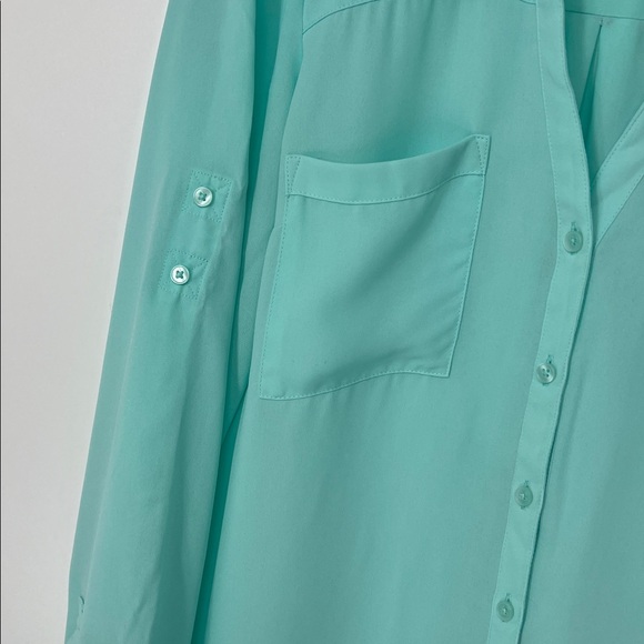 Express button down blouse medium - Picture 2 of 5